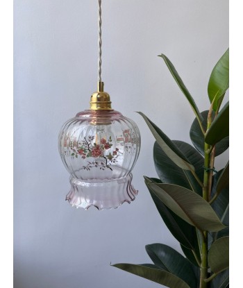 Suspension vintage rose avec décor de fleurs - modèle Blossom est présent 