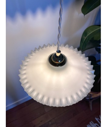 Suspension opaline vintage dentelée unie blanche- modèle Clarissa Comment ça marche