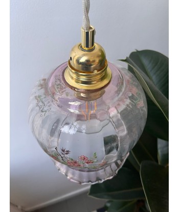 Suspension vintage rose avec décor de fleurs - modèle Blossom est présent 