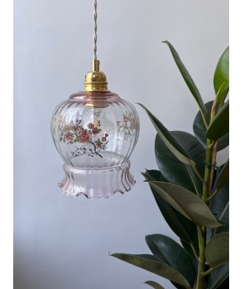 Suspension vintage rose avec décor de fleurs - modèle Blossom est présent 