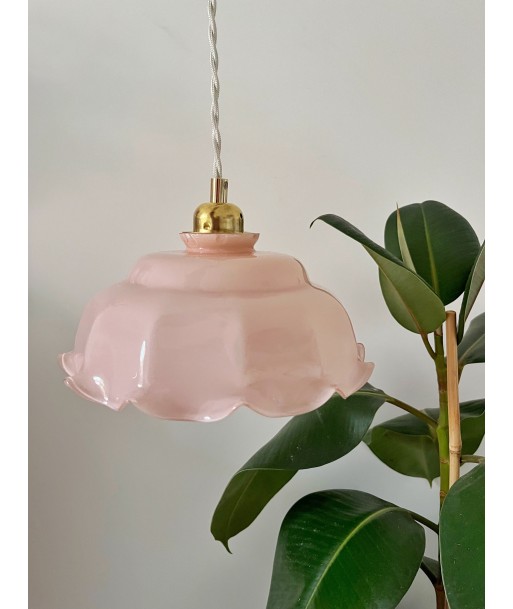 Suspension opaline rose vintage- modèle Louise sur le site 