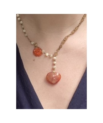 Collier asymétrique cœur en pierre orange et rose en bakélite Le MVP de beaucoup