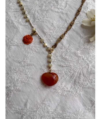 Collier asymétrique cœur en pierre orange et rose en bakélite Le MVP de beaucoup